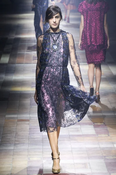 Look 32